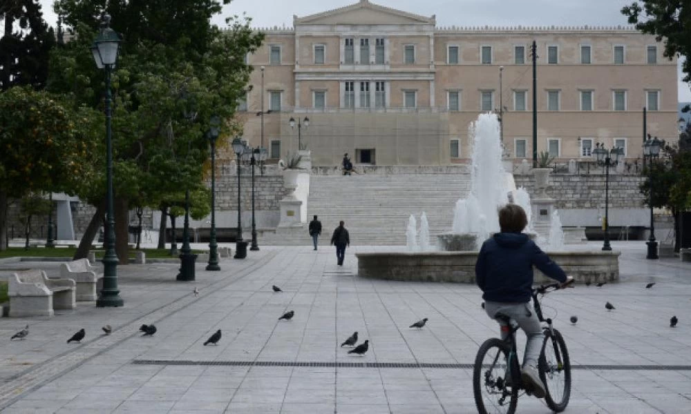 Πώς θα γίνονται οι "γιορτινές μετακινήσεις" - "Οδηγός" για το εορταστικό τραπέζι